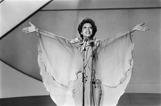 Anefo photo collection. Eurovision Song Contest 76 The Hague; Sandra (the Netherlands). April 3, 1976. The Hague, the Netherlands Copyright: xpiemagsx pienatarchpart417102021-14282 !ACHTUNG AUFNAHMEDATUM GESCHÄTZT!