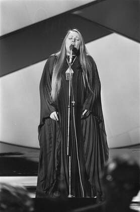 Anefo photo collection. Eurovision Song Contest 76 The Hague; Mariza Koch (Greece). April 3, 1976. The Hague, Greece Copyright: xpiemagsx pienatarchpart417102021-14285 !ACHTUNG AUFNAHMEDATUM GESCHÄTZT!