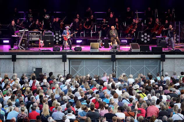 Bilder des Jahres 2022, Entertainment 07 Juli Entertainment Themen der Woche KW29 Entertainment Bilder des Tages Manfred Hennig, Fritz Puppel, Toni Krahl und Georgi Gogow von City live bei der 50 Jahre City - Die letzte Runde Tour mit den Berliner Symphonikern & Gästen in der Parkbühne Wuhlheide. Berlin, 23.07.2022