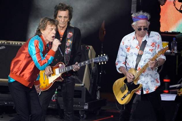 Bilder des Jahres 2022, Entertainment 08 August Entertainment Themen der Woche KW31 Mick Jagger, Ron Wood und Keith Richards von den Rolling Stones live beim Abschlusskonzert der Sixty Tour in der Waldbühne. Berlin, 03.08.2022