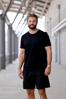 Entertainment Bilder des Tages Schauspieler Benjamin Heinrich (in der Rolle des Benno Bambi Hirschberger) beim beim jährlichen Fantreffen am Set der RTL-Serie Unter uns in den MMC Studios Ossendorf. Köln, 08.08.2022 NRW Deutschland Copyright: xChristophxHardtx