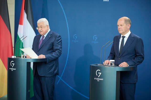 Bilder des Jahres 2022, News 08 August News Themen der Woche KW33 News Bilder des Tages Olaf Scholz trifft Mahmoud Abbas in Berlin Bundeskanzler Olaf Scholz (SPD) und Mahmoud Abbas (Präsidenten der Palästinensischen Autonomiebehörde) während der gemeinsamen Pressekonferenz am 16.08.2022 im Bundeskanzleramt in Berlin. Berlin Bundeskanzleramt Berlin Deutschland
