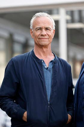 Schauspieler Klaus J. Behrendt (Max Ballauf) beim Fototermin am Set des 88. Tatorts des Ermittlerduos Ballauf und Schenk aus Köln Tatort - Pyramide am Set in Köln Ehrenfeld. Köln, 17.08.2022 NRW Deutschland Copyright: xChristophxHardtx