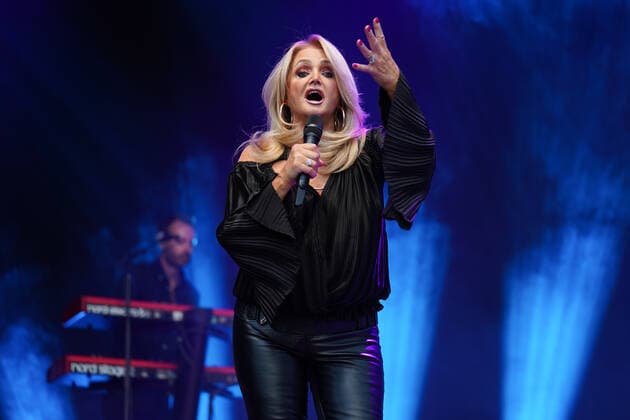 Bonnie Tyler in Worms auf dem Jazz & Joy Festival 21.08.2022 Die britischen Pop- und Rocksängerin Bonnie Tyler auf dem Jazz & Joy Festival in Worms. Worms Jazz & Joy Rheinland-Pfalz