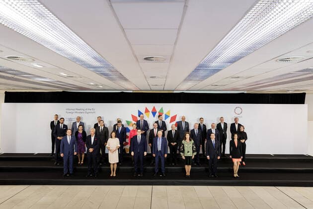 Bilder des Jahres 2022, News 08 August News Themen der Woche KW35 News Bilder des Tages Annalena Baerbock, Bundesaussenministerin, aufgenommen bei einem Familienfoto im Rahmen des Gymnich-Treffens der Aussenministerinnen und Aussenminister der Europaeischen Union. Berlin, 31.08.2022. Berlin Germany