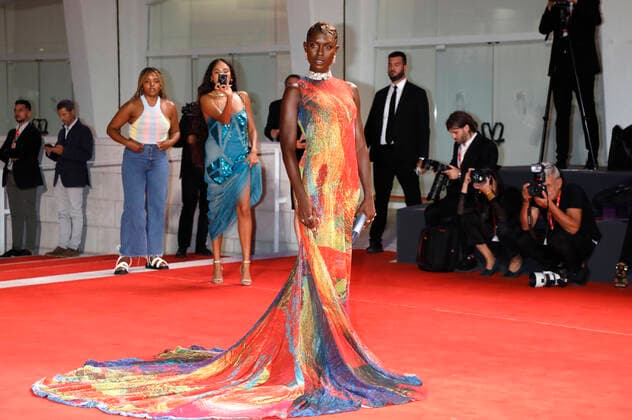 Entertainment Themen der Woche KW35 Entertainment Bilder des Tages Jodie Turner-Smith bei der Premiere der Miniserie Riget Exodus The Kingdom Exodus auf der Biennale di Venezia 2022 79. Internationale Filmfestspiele von Venedig im Palazzo del Cinema. Venedig, 01.09.2022