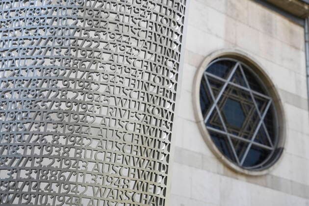 News Themen der Woche KW35 Die Einweihung des Denkmals am Sonntag (04.09.2022) vor der Synagoge in Saarbrücken. Dieses Denkmal soll als Erinnerung an die Deportation und Ermordung der Juden dienen.