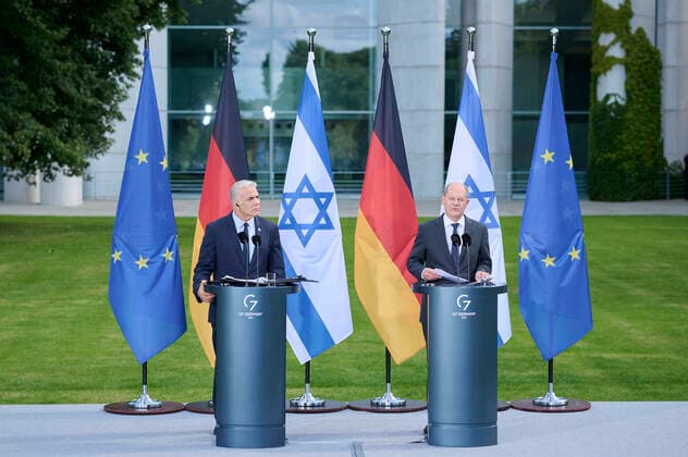 News Bilder des Tages Olaf Scholz trifft den Ministerpräsidenten von Israel Jair Lapid Bundeskanzler Olaf Scholz (SPD) empfängt den Ministerpräsidenten von Israel Jair Lapid am 12.09.2022 im Bundeskanzleramt in Berlin. Berlin Bundeskanzleramt Berlin Deutschland