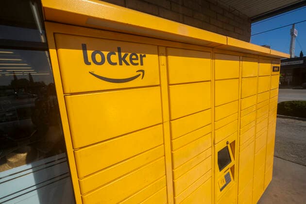 September 14, 2022, Los Angeles, California, USA: A yellow Amazon storage locker is pictured outside the 7-Eleven on September 14, 2022 in Temple City, Calif. California Attorney General Rob Bonta said Wednesday that he has sued online retail giant Amazon, alleging the company s policies drive up consumers prices. Los Angeles USA - ZUMAc68_ 20220914_zaf_c68_002 Copyright: xRingoxChiux