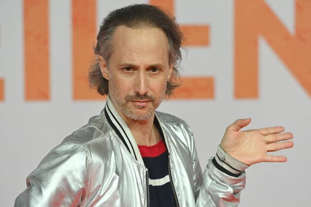 Michael OSTROWSKI (Schauspieler), Einzelbild,angeschnittenes Einzelmotiv,Portraet,Portrait,Porträt. Filmpremiere TAUSEND ZEILEN am 21.09.2022 im ARRI Kino in Muenchen.