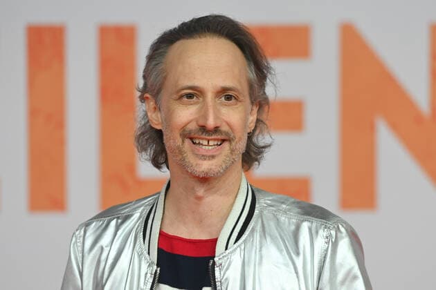 Michael OSTROWSKI (Schauspieler), Einzelbild,angeschnittenes Einzelmotiv,Portraet,Portrait,Porträt. Filmpremiere TAUSEND ZEILEN am 21.09.2022 im ARRI Kino in Muenchen.