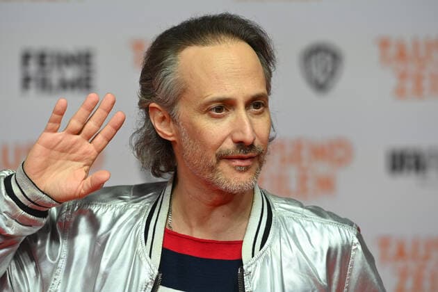 Michael OSTROWSKI (Schauspieler), Einzelbild,angeschnittenes Einzelmotiv,Portraet,Portrait,Porträt. Filmpremiere TAUSEND ZEILEN am 21.09.2022 im ARRI Kino in Muenchen.