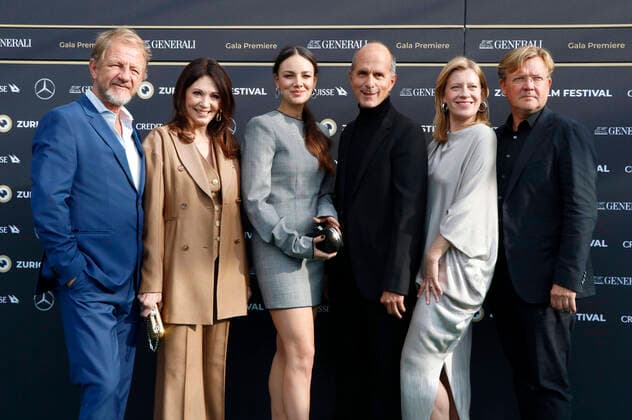 Entertainment Themen der Woche KW38 Sönke Wortmann, Iris Berben, Janina Uhse, Christoph Maria Herbst, Caroline Peters und Justus von Dohnanyi bei der Premiere des Kinofilms Der Nachname auf dem 18. Zurich Film Festival 2022 im Kongresshaus Zürich. Zürich, 24.09.2022