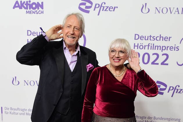 Entertainment Themen der Woche KW39 Entertainment Bilder des Tages Verleihung des 20. Deutschen Hörfilmpreises Reiner Schöne, Claudia Roth Verleihung des 20. Deutschen Hörfilmpreises 2022 in den BOLLE Festsäle am Spree-Bogeni n Berlin am 27.09.2022