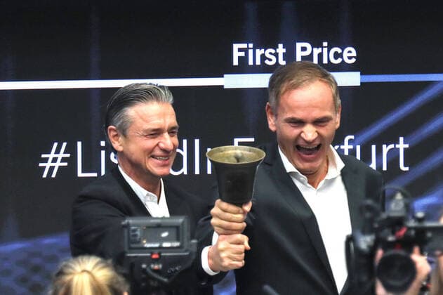 News Themen der Woche KW39 News Bilder des Tages 29.09.2022, Frankfurt, DEU Boersengang der Porsche AG an der Boerse in Frankfurt. Oliver Blume, Vorsitzender des Vorstandes der Porsche AG, rechts und Lutz Meschke, stellvertretender Vorstand der Porsche AG