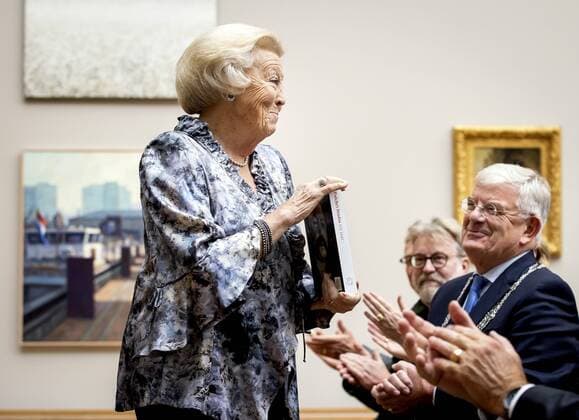 Bilder des Jahres 2022, Entertainment 10 Oktober Entertainment Themen der Woche KW39 Entertainment Bilder des Tages 2022-10-01 16:05:29 THE HAGUE - Princess Beatrix during the opening of the anniversary exhibition 175 years Pulchri Studio. Pulchri Studio was founded on January 23, 1847 by the painters Hardenberg, Roelofs, Van Hove and Weissenbruch to promote the interests of the visual arts and hold art appreciations. In 1901, the current location on Lange Voorhout in The Hague was taken into use. ANP KOEN VAN WEEL netherlands out - belgium out