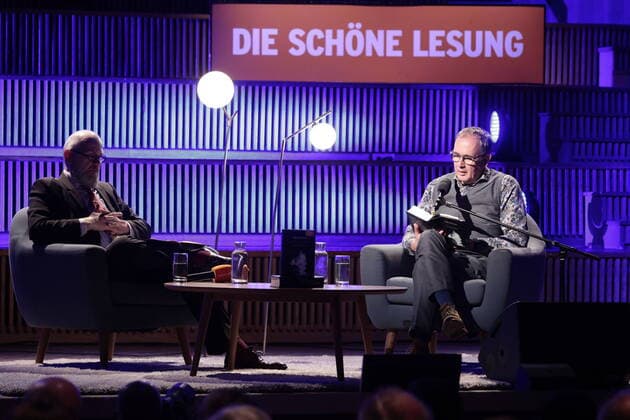 Bilder des Jahres 2022, Entertainment 10 Oktober Entertainment Themen der Woche KW43 Entertainment Bilder des Tages Thomas Böhm, Volker Kutscher, Deutschland, Berlin, Deutschlandpremiere: Volker Kutscher und Transatlantik in Kooperation mit dem Piper Verlag. Die Romane dienten als Vorlage für die international erfolgreiche Fernsehserie Babylon Berlin