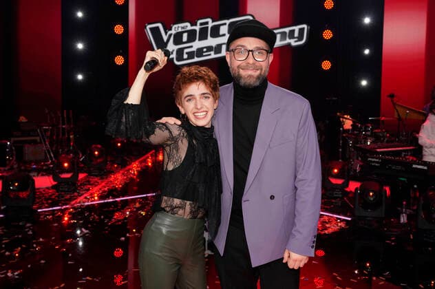 Bilder des Jahres 2022, Entertainment 11 November Entertainment Themen der Woche KW44 Entertainment Bilder des Tages Anny Ogrezeanu und Mark Forster im Finale der 12. Staffel der Castingshow The Voice of Germany 2022 im Studio H Berlin Adlershof. Berlin, 04.11.2022