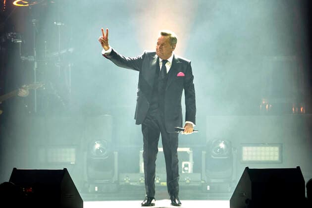 Bilder des Jahres 2022, Entertainment 11 November Entertainment Themen der Woche KW44 Roland Kaiser live bei einem Konzert seiner Perspektiven -Geburtstagstournee in der ZAG Arena. Hannover, 04.11.2022