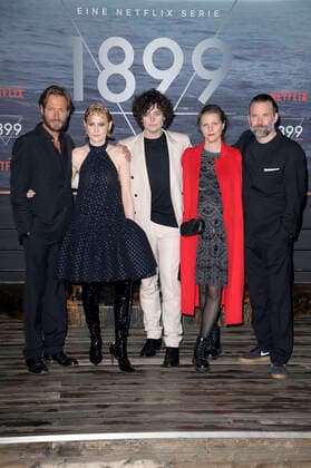 Bilder des Jahres 2022, Entertainment 11 November Entertainment Themen der Woche KW45 Andreas Pietschmann, Emily Beecham, Aneurin Barnard, Jantje Friese und Baran bo Odar bei der Premiere der Netflix Serie 1899 im Funkhaus Berlin. Berlin, 10.11.2022