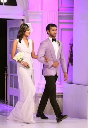 (221118) -- COLOMBO, Nov. 18, 2022 -- Models present creations during the Colombo Fashion Week in Colombo, Sri Lanka, Nov. 17, 2022. (Photo by Xinhua) SRI LANKA-COLOMBO-FASHION WEEK AjithxPerera