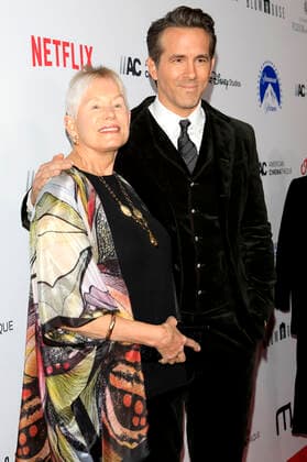 Ryan Reynolds mit Mutter Tammy Reynolds bei der Verleihung der 36. American Cinematheque Awards 2022 im Beverly Hilton Hotel. Beverly Hills, 17.11.2022