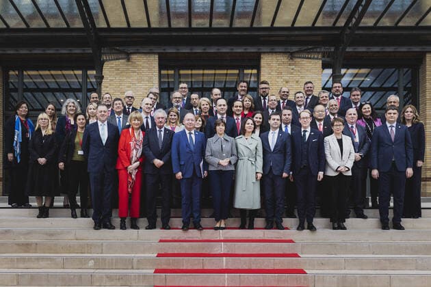 Bilder des Jahres, News 11 November News Themen der Woche KW47 News Bilder des Tages Familienfoto im Rahmen der 3. Unterstuetzerkonferenz fuer Moldau in Paris, 21.11.2022. Paris Frankreich Copyright: xFlorianxGaertnerx