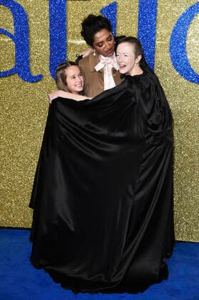 Bilder des Jahres 2022, Entertainment 11 November Entertainment Themen der Woche KW47 Entertainment Bilder des Tages Alisha Weir, Sindhu Vee und Andrea Riseborough bei der Premiere des Kinofilms Roald Dahl s Matilda the Musical Matilda - Das Musical im Curzon Mayfair Cinema. London, 21.11.2022