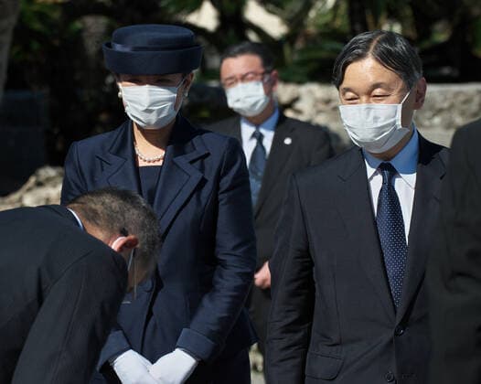 Japan s Emperor Naruhito and Empress Masako arrive at National Cemetery within the Peace Memorial Park in Itoman, Okinawa-Prefecture, Japan, on Saturday, October 22, 2022.  POY2022NF104 KEIZOxMORI