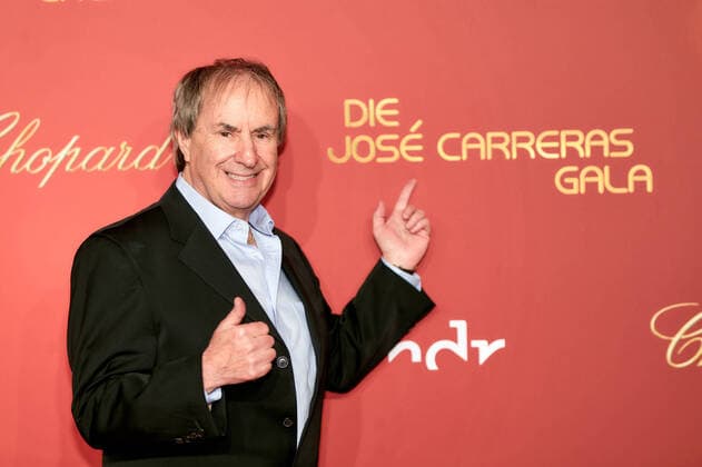 Bilder des Jahres 2022, Entertainment 12 Dezember Entertainment Themen der Woche KW49 Entertainment Bilder des Tages JosÃ Carreras Gala Chris de Burgh auf dem roten Teppich bei der JosÃ Carreras Gala in der Media City Leipzig. Copyright: xEventpressxGolejewskix