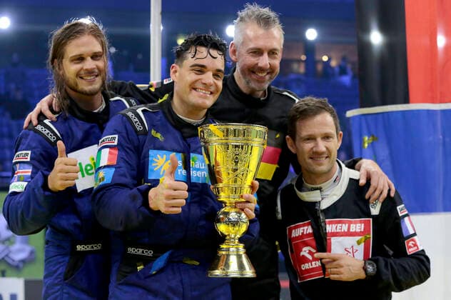 Bilder des Jahres 2022, Entertainment 12 Dezember Entertainment Themen der Woche KW50 Rurik Gislason, Stefano Zarrella, Sebastian Pufpaff und Sebastien Ogier in der ProSieben Fernsehshow TV total Autoball WM 2022 in der ZAG Arena. Hannover, 16.12.2022
