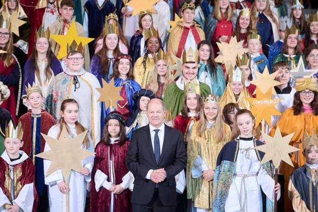 Bilder des Jahres 2023, News 01 Januar News Themen der Woche KW01 News Bilder des Tages Berlin, Olaf Scholz empfängt die Sternsinger im Bundeskanzleramt Olaf Scholz empfängt die 27 Sternsingergruppen der Diözesen am 05.01.2023 im Bundeskanzleramt in Berlin. Berlin Bundeskanzleramt Berlin Deutschland