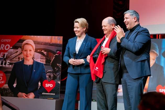 Bilder des Jahres 2023, News 01 Januar News Themen der Woche KW02 News Bilder des Tages 09.01.2023,Berlin,Deutschland,Wahlkampfauftakt der Berliner SPD im VarietÃ Wintergarten zur Wahl des Berliner Abgeordnetenhaus am 12.02.2023. FRANZISKA GIFFEY, BK Olaf Scholz, Raed Saleh