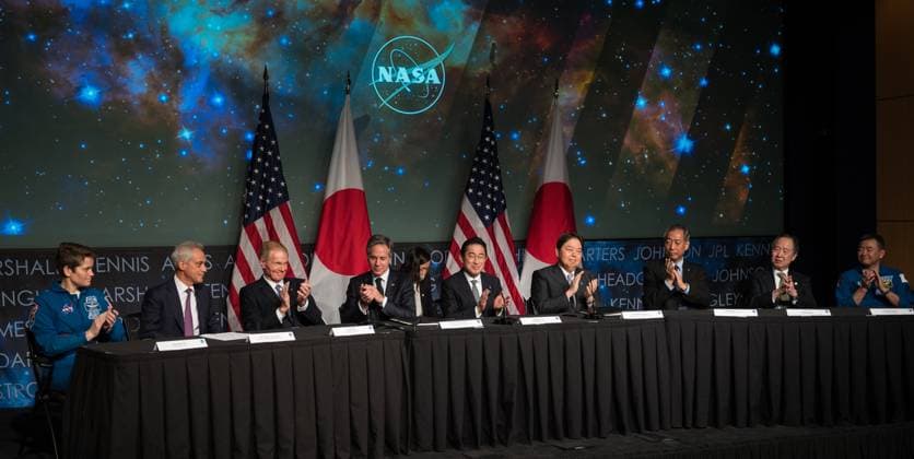 January 13, 2023, Washington, DC, United States of America: U.S. Ambassador to Japan Rahm Emanuel, 2nd left, is applauded after delivering remarks before signing an agreement extending space collaboration with Japan at NASA Headquarters, January 13, 2023 in Washington, D.C. Left to right are: NASA astronaut Anne McClain, Amb. Rahm Emanuel, NASA Administrator Bill Nelson, US Sec. of State Tony Blinken, Japanese Prime Minister Fumio Kishida, Japanese Foreign Minister Hayashi Yoshimasa, JAXA president Yamakawa Hiroshi, Amb Tomita Koji and astronaut Hoshide Akihito. Washington United States of America - ZUMAp138 20230113_zaa_p138_027 Copyright: xAubreyxGemignani Nasax