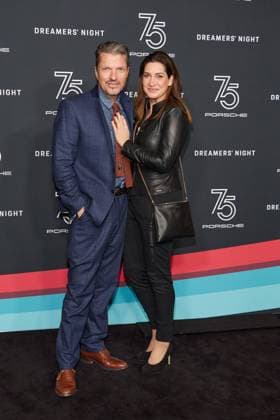 Bilder des Jahres 2023, Entertainment 01 Januar Entertainment Themen der Woche KW04 Hardy Krueger Jr. mit Ehefrau Alice - Gaesteankunft zur Porsche Dreamers Night im DRIVE Volkswagen Group Forum Berlin am 25.01.2023. Porsche Dreamers Night