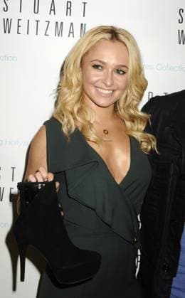 NEW YORK, NY - SEPTEMBER 08: Hayden Panettiere_Michelle Trachtenberg at the celebration during Fashion s Night Out at Stuart Weitzman. on September 8, 2011 in New York City...People: Hayden Panettiere Manhattan United States Of America - ZUMAs214 20110908_zba_s214_027 Copyright: xSMGx