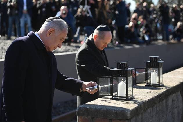Bilder des Jahres 2023, News 03 März News Themen der Woche KW11 News Bilder des Tages Berlin, Benjamin Netanyahu und Olaf Scholz besuchen das Mahnmal Gleis 17 in Berlin-Grunewald Bundeskanzler Olaf Scholz und der Ministerpräsident des Staates Israel Benjamin Netanyahu besuchen am 16.03.2023 gemeinsam das Mahnmal Gleis 17 in Berlin-Grunewald. Berlin Berlin Deutschland