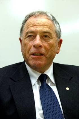 STOCKHOLM 20021208 Nobel Prize winner in chemistry Kurt Wüthrich of Switzerland held a press conference at Stockholm University on Sunday, together with his two co-winners STOCKHOLM Sweden PB KOD 1013 x1013x  Copyright: xJACKxMIKRUTx NOBEL 2002 KEMI