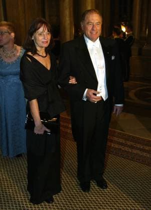 STOCKHOLM 021211 On Wednesday, December 11, 2002, the Royal Couple hosted a dinner for the 2002 Nobel Laureates at the Stockholm Palace. Photo The Nobel Laureate in Chemistry, Kurt Wüthrich arrived with his wife Marianne STOCKHOLM SWEDEN x1028x  Copyright: xOLAxTORKELSSONx NOBEL2002 KUNGAMIDDAG