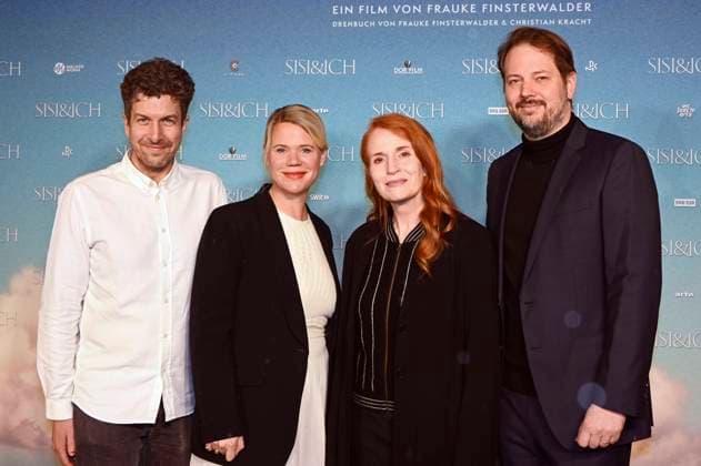 Bilder des Jahres 2023, Entertainment 03 März Entertainment Themen der Woche KW13 Tobias Walker, Frauke Finsterwalder, Sibylle Canonica und Philipp Worm bei der Premniere des Kinofilms Sisi & ich in den City-Atelier Kinos. München, 27.03.2023