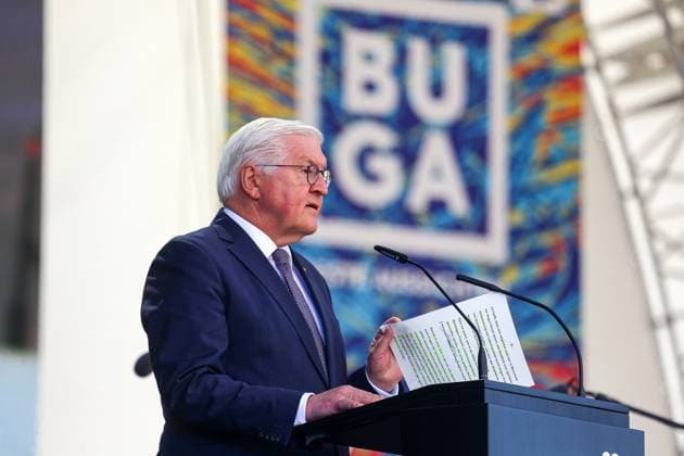 Bilder des Jahres 2023, News 04 April News Themen der Woche KW15 News Bilder des Tages Eröffnung der Bundesgartenschau 23 Mannheim. 14APR23 Bundesgartenschau 2023 wird durch Bundespräsident Frank Walter Steinmeier eröffnet. Die BUGA 23 dauert von nun an 178 Tage und findet auf einer ehemaligen US Militärkaserne statt. Die BUGA 23 in Mannheim ist gestartet! Bundespräsident Frank-Walter Steinmeier eröffnete gemeinsam mit Ministerpräsident Winfried Kretschmann, Mannheims Oberbürgermeister Dr. Peter Kurz und BUGA 23-Geschäftsführer Michael Schnellbach die 178-tägige Gartenschau. Diese wird Sommerfest, Experimentierfeld und Blumenschau in einem, und hat sich darüber hinaus das Ziel gesetzt, die bisher nachhaltigste Bundesgartenschau zu werden. , Mannheim Baden-Württemberg Deutschland