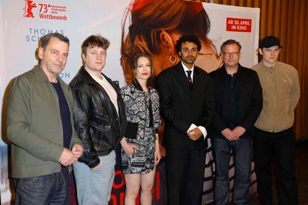 Bilder des Jahres 2023, Entertainment 04 April Entertainment Themen der Woche KW16 Entertainment Bilder des Tages Christian Petzold, Thomas Schubert, Paula Beer, Langston Uibel, Matthias Brandt und Enno Trebs bei der Premiere des Kinofilms Roter Himmel im Kino International. Berlin, 20.04.2023
