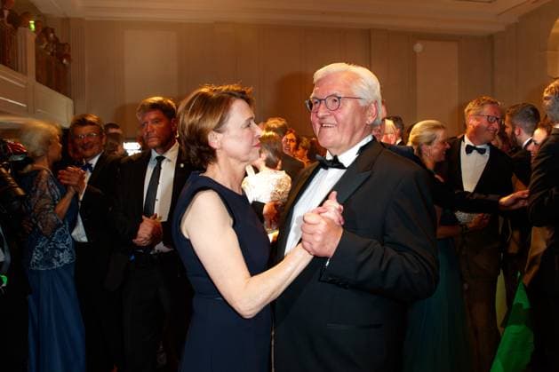 Bilder des Jahres 2023, News 04 April News Themen der Woche KW16 Bundespresseball Frank-Walter Steinmeier mit Ehefrau Elke Büdenbender beim 70. Bundespresseball am 21.04.2023 im Hotel Adlon Kempinski in Berlin. Copyright: xEventpressxKochanx