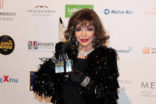 Bilder des Jahres 2023, Entertainment 04 April Entertainment Themen der Woche KW16 Entertainment Bilder des Tages Dame Joan COLLINS, Schauspielerin, erhaelt den Ehrenpreis fuer ihr Lebenswerk, Lifetime Achievement Award, Die Goldene Sonne 2023, am 22.04.2023 im Wunderland Kalkar,