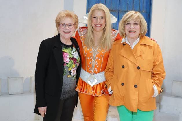 Bilder des Jahres 2023, Entertainment 04 April Entertainment Themen der Woche KW16 Entertainment Bilder des Tages Peggy March, Stefanie Hertel, Mary Roos, Besuch des Musicals Mamma Mia, Stage Theater Neue Flora Hamburg, 23.04.2023