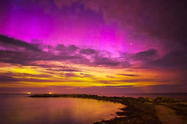 Bilder des Jahres 2023, News 04 April News Themen der Woche KW16 News Bilder des Tages Polarlicht Polarlichter in der Nacht zum 24. April 2023 über dem Ostseestrand in Wisch, Ortsteil Heidkate, bei Kiel Kiel Schleswig-Holstein Deutschland fpr-polarlicht-6824