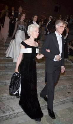 STOCKHOLM 20061210 Professor Yahli Lorch and Nobel Laureate in Physics Dr. John C Mather arrive at the Nobel Banquet in the City Hall STOCKHOLM SWEDEN x10060x.  Copyright: xHenrikxMontgomeryx xTTx NOBEL 2006 STADSHUSET