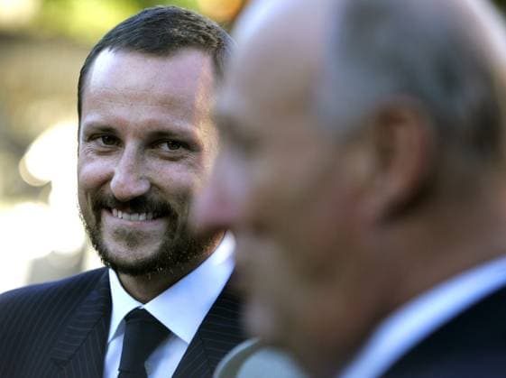 STOCKHOLM 20050901 The two-day Norwegian state visit began on Thursday, September 1. Here, during a visit to Crown Princess Märthas church In the photo, Crown Prince Haakon and King Harald Photo Claudio Bresciani SCANPIX Code 30230 SWEDEN x30230x  Copyright: xClaudioxBrescianix xTTx STATSBESÖK NORGE