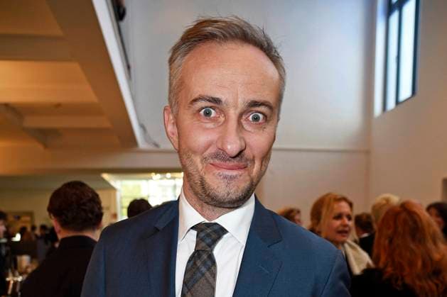 Kabarettist Jan Böhmermann am Rande der 59. Verleihung der Grimme-Preise 2023 im Stadttheater Marl. Der Grimme-Preis ist eine Auszeichnung für Fernsehsendungen in Deutschland und gilt als renommiertester Medienpreis Deutschlands. Marl, 21.04.2023 NRW Deutschland Copyright: xChristophxHardtx