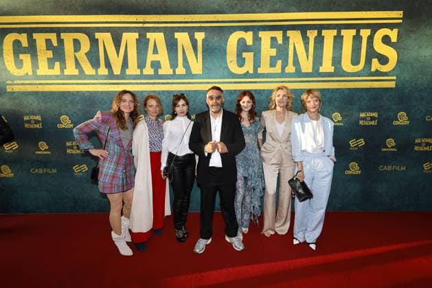 Bilder des Jahres 2023, Entertainment 05 Mai Entertainment Themen der Woche KW18 Entertainment Bilder des Tages Anne Ratte Polle, Christina Grosse, Kathrin Angerer, Kida Khodr Ramadan, Lea van Acken, Maria Furtwaengler und Heike Makatsch bei der German Genius Film Premiere am 3.05.2023 in Berlin German Genius Filmpremiere in Berlin